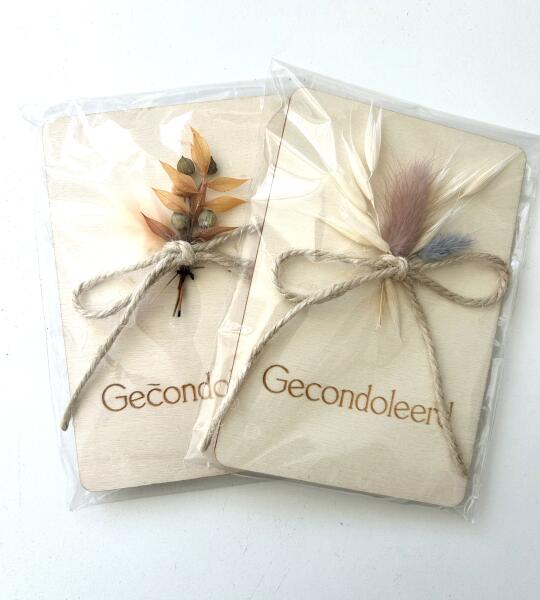 Houten kaart gecondoleerd