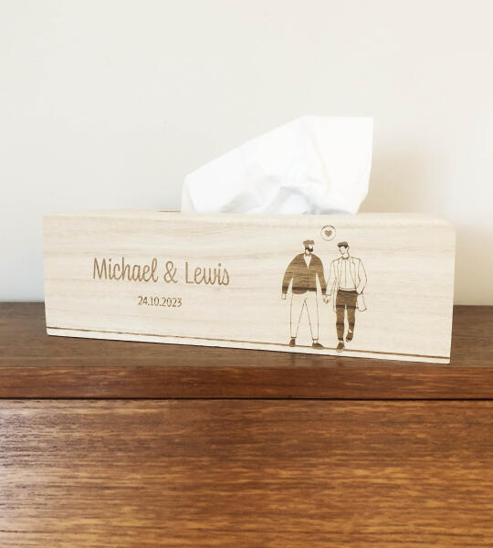 Houten tissuebox – fineline design 2 bruidegommen