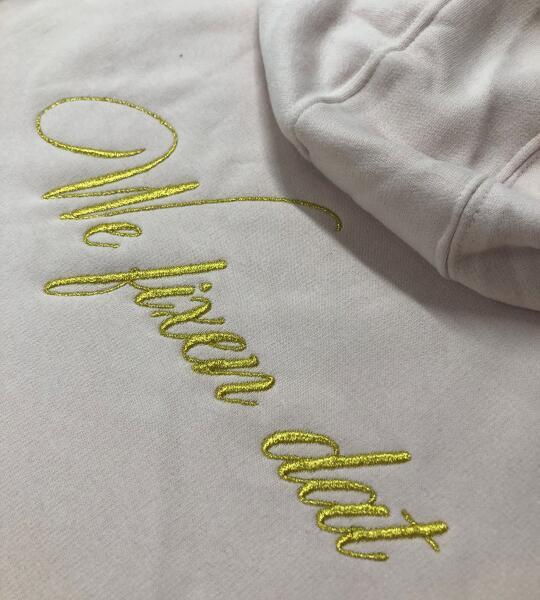 Sweat à capuche femme cintré – Broderie personnalisée