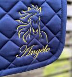 Tapis de selle avec cheval – vue de face