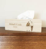 Houten tissuebox – fineline design 2 bruidegommen