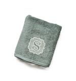 Serviette avec monogramme style embossé