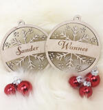 Houten kerstbal met sneeuwkristal