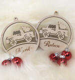 Houten kerstbal met pick-up & kerstboom